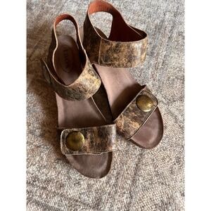 NFS -Womens Size 8-8.5  Taos Carousel 2 Brown & Black Marbled leather wedge